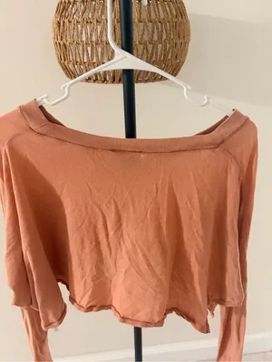 Urban Outfitters Cropped V-Neck Long Sleeve Top - Rust Pink thumbnail 8
