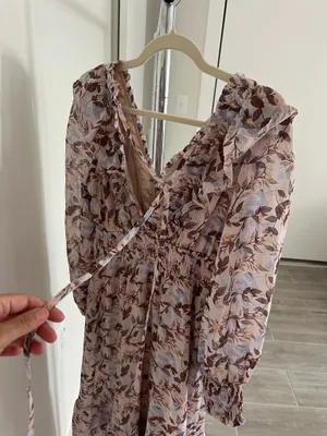 Women’s Floral V-Neck Long Sleeve Maxi Dress in Size Small thumbnail 4