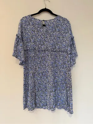 Miami by Francesca’s Blue Floral Flowy Mini Dress thumbnail 2