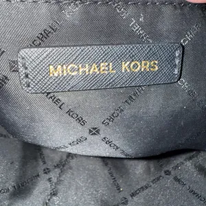 MICHAEL KORS Jet Set East West Top Zip Tote Bag Saffiano Leather Black thumbnail 11