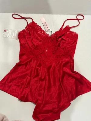 Victoria's Secret red lace lingerie set with floral detail XS /XP thumbnail 1