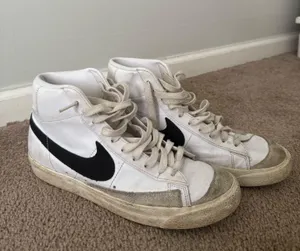 Nike Shoes thumbnail 1