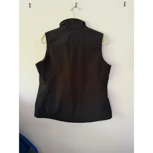 Berkshire Women's Black Softshell Vest Size M thumbnail 5