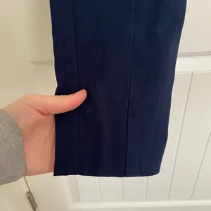 EUC Calvin Klein women’s navy blue‎ pull on stretch slim cut dress pants small thumbnail 4