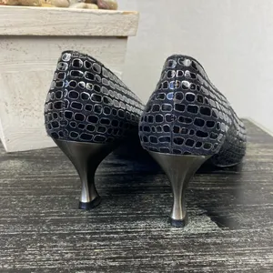 Stuart Weitzman Black & Silver Print Point Toe Pump Kitten Heel Shoes 7.5 thumbnail 4