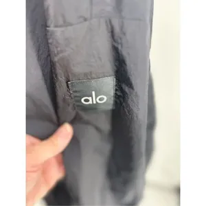 ALO Yoga Crinkle On The Move Black Trench Coat Womens Unisex Size XXL thumbnail 2