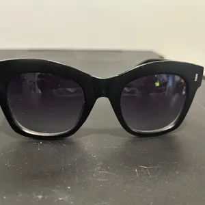 Steve Madden Black Sunglasses Sleek Design UV Protection thumbnail 8