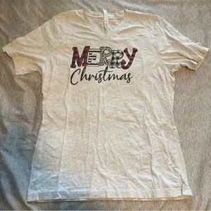 Merry Christmas Gray V-Neck T-Shirt Size XL‎ thumbnail 1