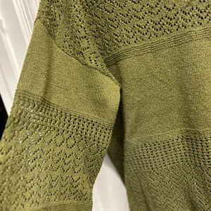 Olive Green V thumbnail 3