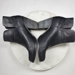 Vince‎ Camuto Helyn Ankle Boots Womens 8.5 Black Soft Leather Pull On Block Heel thumbnail 5