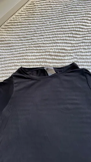 All in motion black workout tee small thumbnail 2