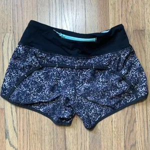 Lululemon shorts thumbnail 2