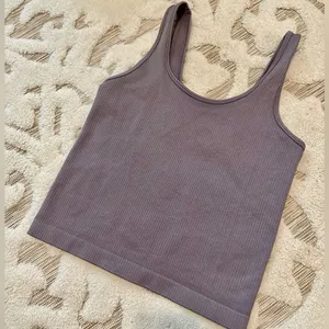 Pale muted purple stretchy athletic ribbed tank top thumbnail 1