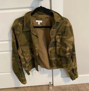 Topshop Distressed Hem Camo Jacket thumbnail 2