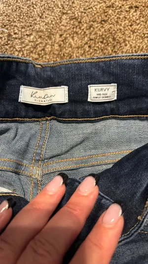 KanCan Mid-Rise Ankle Skinny Kurvy Size 27 thumbnail 3