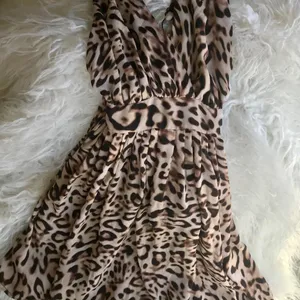 OLIVACEOUS size small S#44-53LD RN# 135773 thumbnail 1