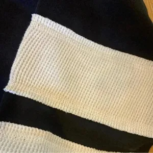 Junk Food‎ Womens Black And White Cozy Cropped Hoodie New Size Small Sweatshirt thumbnail 3