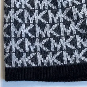 NWOT Michael Kors knit beanie thumbnail 2