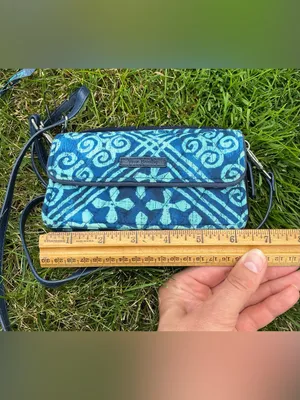 Quilted Vera Bradley travel organizer and wallet set 💙💙 thumbnail 6