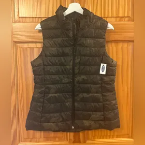 Old Navy Size Medium Frost Free Green Camouflage Quilted Puffer Vest NWT thumbnail 8