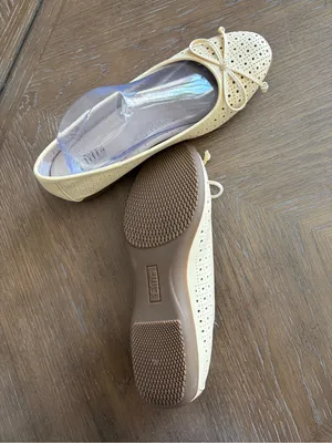 Cliffs by WHITE MOUNTAIN Cream Perforated Bow Ballet Flats thumbnail 2