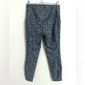 Athleta Salutation Stash 7/8 Tight Medium 25” thumbnail 3