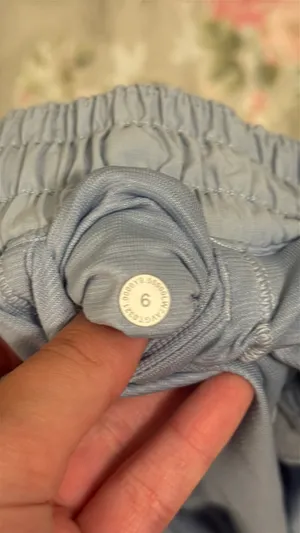 Lululemon Shorts Hotty Hot 4" Low-Rise thumbnail 3