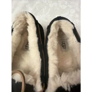Ugg Black Leather Moccasin lippers Womens 11 Black Leather thumbnail 3
