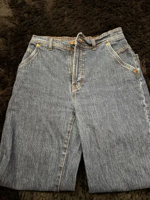 Madewell Straight-Leg Women's Jeans in Medium Blue Wash thumbnail 3