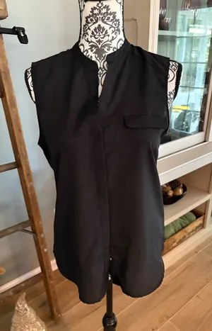H&M size 8 black sleeveless blouse thumbnail 1