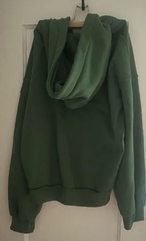 Green hoodie Size M thumbnail 3