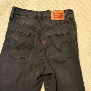 Levi’s Black Ribcage Straight Jeans  thumbnail 2