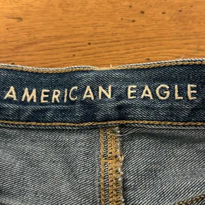 American Eagle Ripped Mom Jeans Blue Size 00 Short thumbnail 8