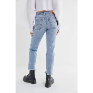 Levi’s Premium Wedgie Icon Fit in Shut Up Wash thumbnail 7