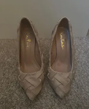 Light Nude Satin Woven Pointed-Toe Pumps thumbnail 1