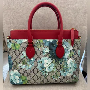 EUC Gucci GG Supreme Monogram Medium Blooms Zip Top Two Way Tote thumbnail 2