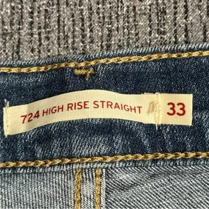 Levi’s 724 High Rise Straight Cropped Jeans thumbnail 7