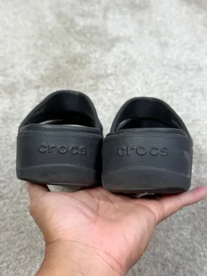 Crocs Women’s Gateway Strappy Sandals Lightweight Platform Sole in Black 7 thumbnail 9