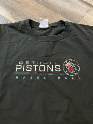 Nike Vintage Detroit Pistons T-Shirt thumbnail 3