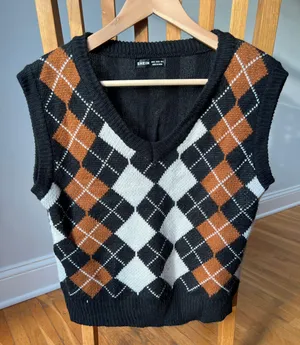 Sweater Vest Multiple thumbnail 1
