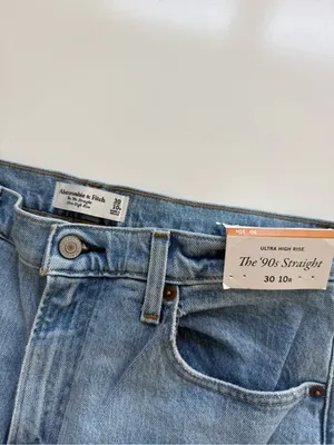 NWT Abercrombie & Fitch Ultra High Rise The 90s Straight Jeans size 30/10 thumbnail 6