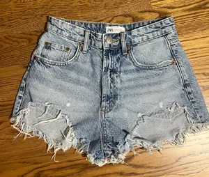 ZARA Jean Shorts High-Waisted thumbnail 1