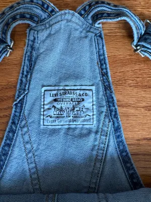 Levi’s Overall Shorts thumbnail 4