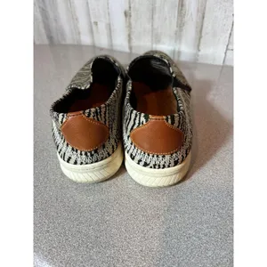 Bare Traps Womens Zebra‎ Slip on Size 9.5 thumbnail 2