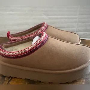Womens Suede Hard Sole Fleece Lined Tan Size 10 Cozy FUR PLATFORM SLIPPERS thumbnail 3