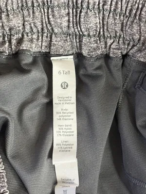 Lululemon Hotty Hot Short II Long 4" Size 6 thumbnail 4