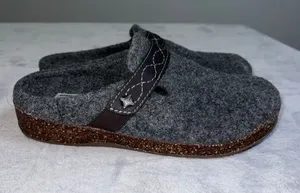 Women's Earth Origins Grey Brown Felt Clog Slippers Size 7 thumbnail 1