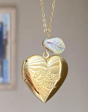 Handmade gold tone stainless steel heart locket necklace  thumbnail 3