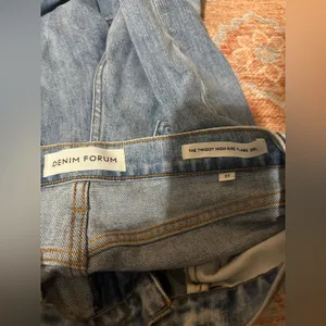 Aritzia denim forum the twiggy high rise flare 28L size 27 thumbnail 2
