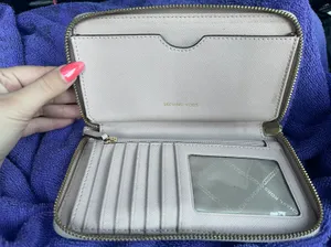 Michael Kors Wallet thumbnail 2